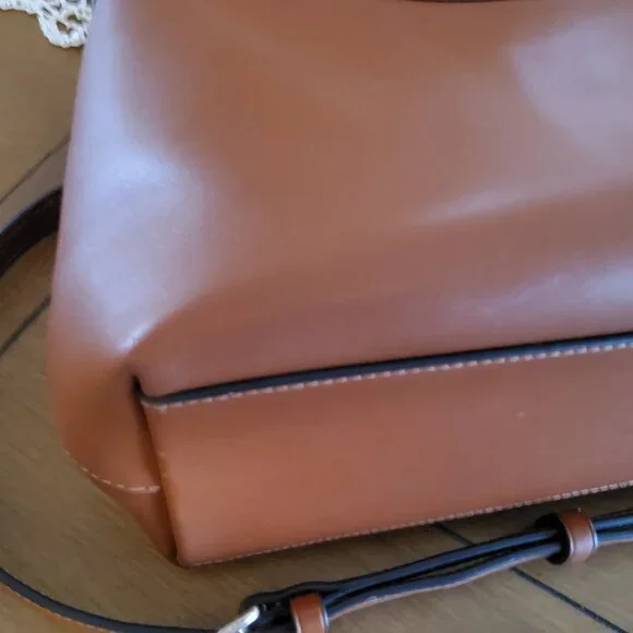 Coach Laurel Shoulder Bag CBG99 in Tan - Picture 3 of 10